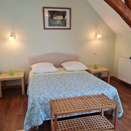 Ferme Renovee Au Calme - 4 Chambres, Petit-Dejeuner Inclu - Fr-1-590-450 Cravant  外观 照片