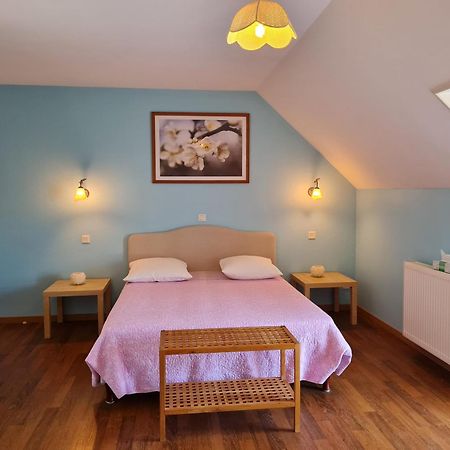 Ferme Renovee Au Calme - 4 Chambres, Petit-Dejeuner Inclu - Fr-1-590-450 Cravant  外观 照片