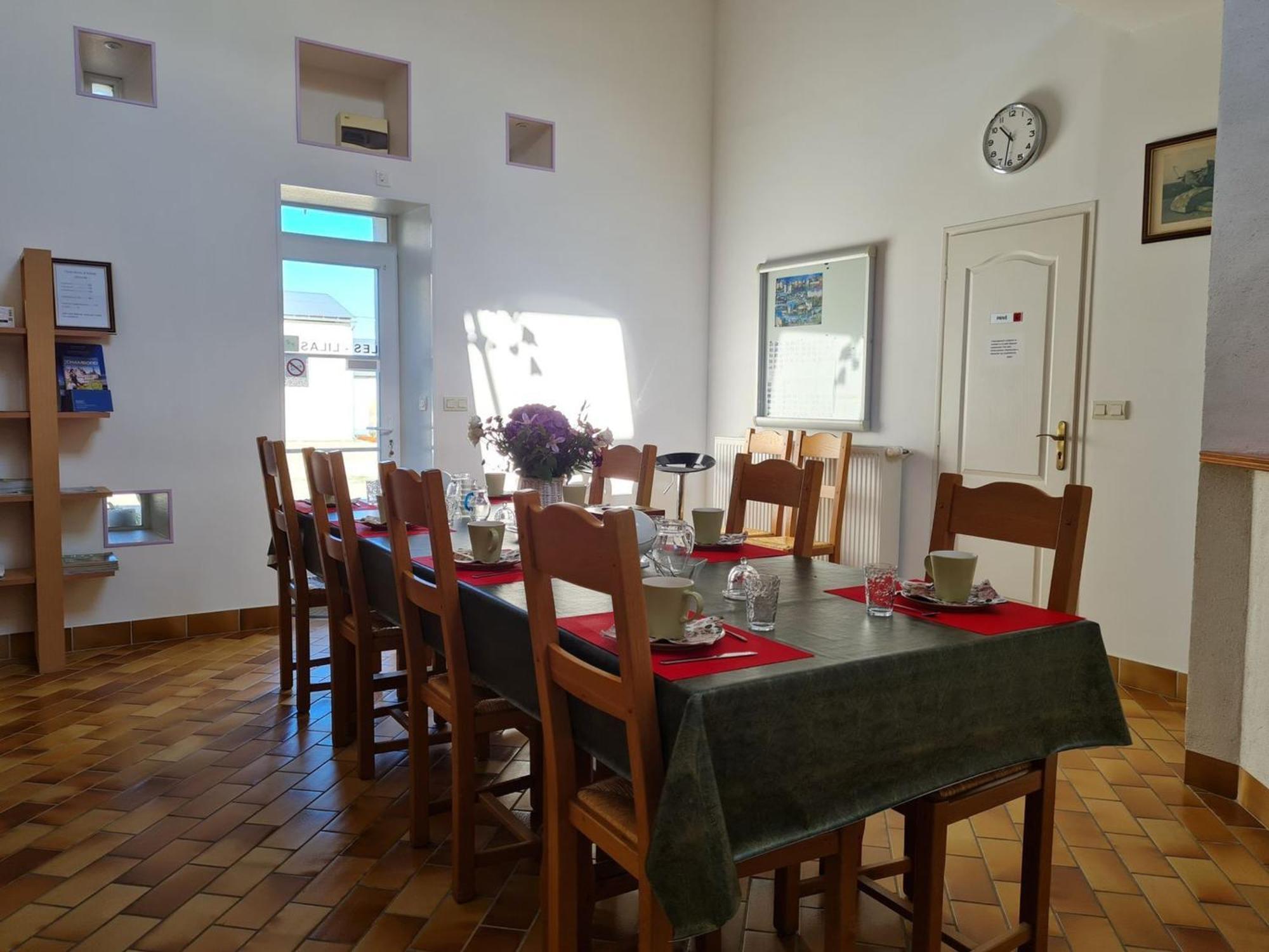 Ferme Renovee Au Calme - 4 Chambres, Petit-Dejeuner Inclu - Fr-1-590-450 Cravant  外观 照片