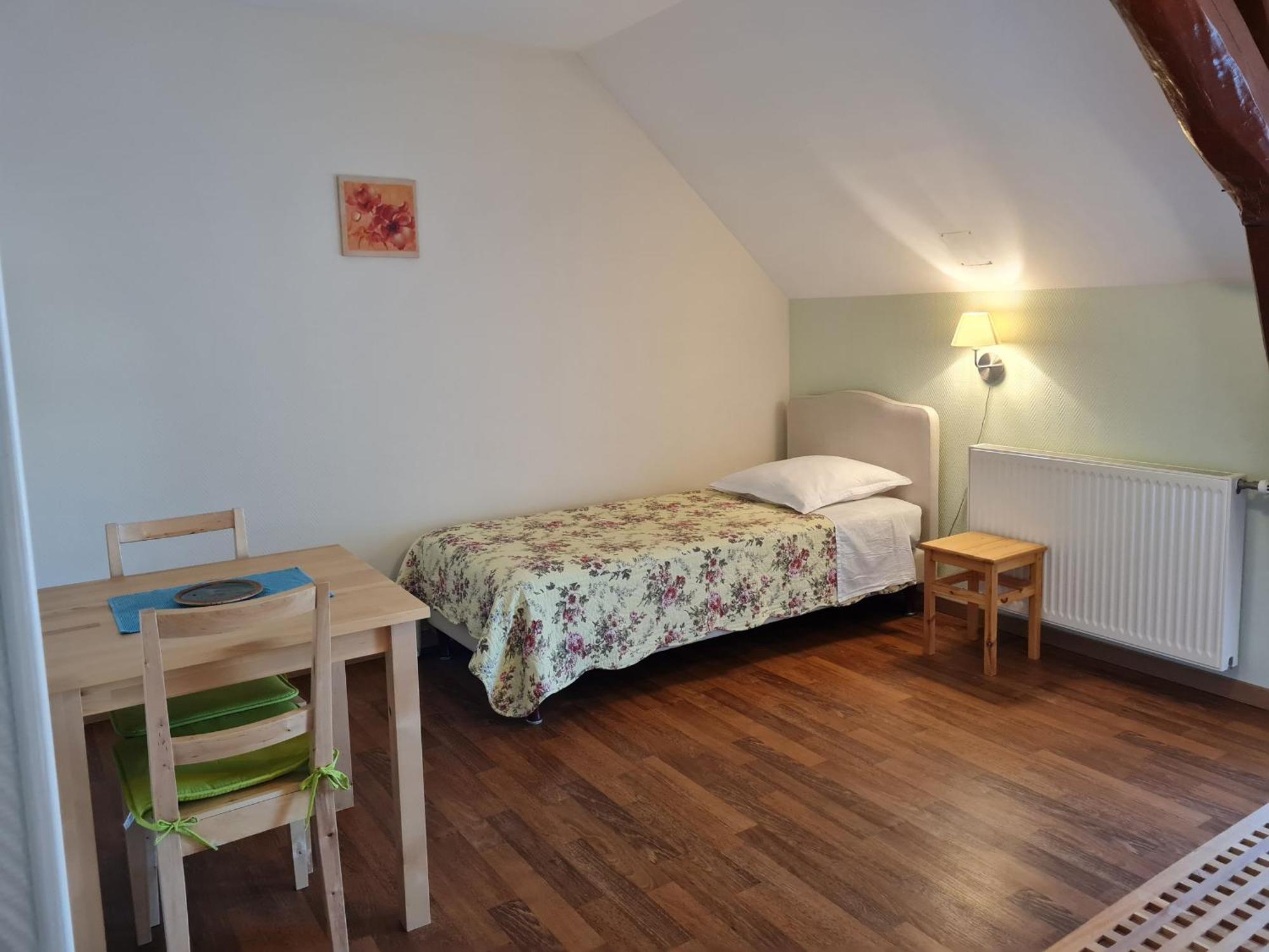 Ferme Renovee Au Calme - 4 Chambres, Petit-Dejeuner Inclu - Fr-1-590-450 Cravant  外观 照片